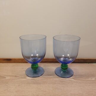 2 blå og grønne glas
