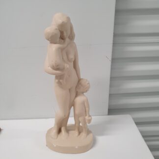 Figur i bemalet gips