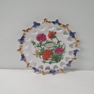 Bemalet platte med blomstermotiv