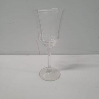 Kantet glas i klart glas