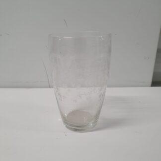 Vandglas med slibninger