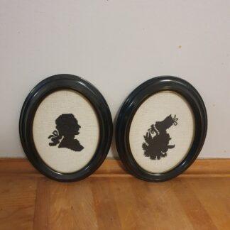 2 stk indrammet broderi