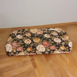 Blomstret retro fad i træ