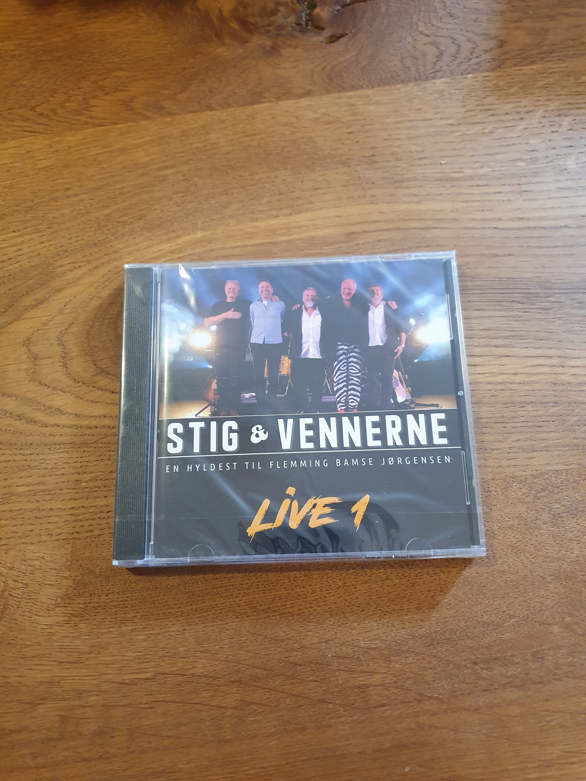 En Hyldest til Flemming Bamse Jørgensen Live 1 - Stig og Vennerne
