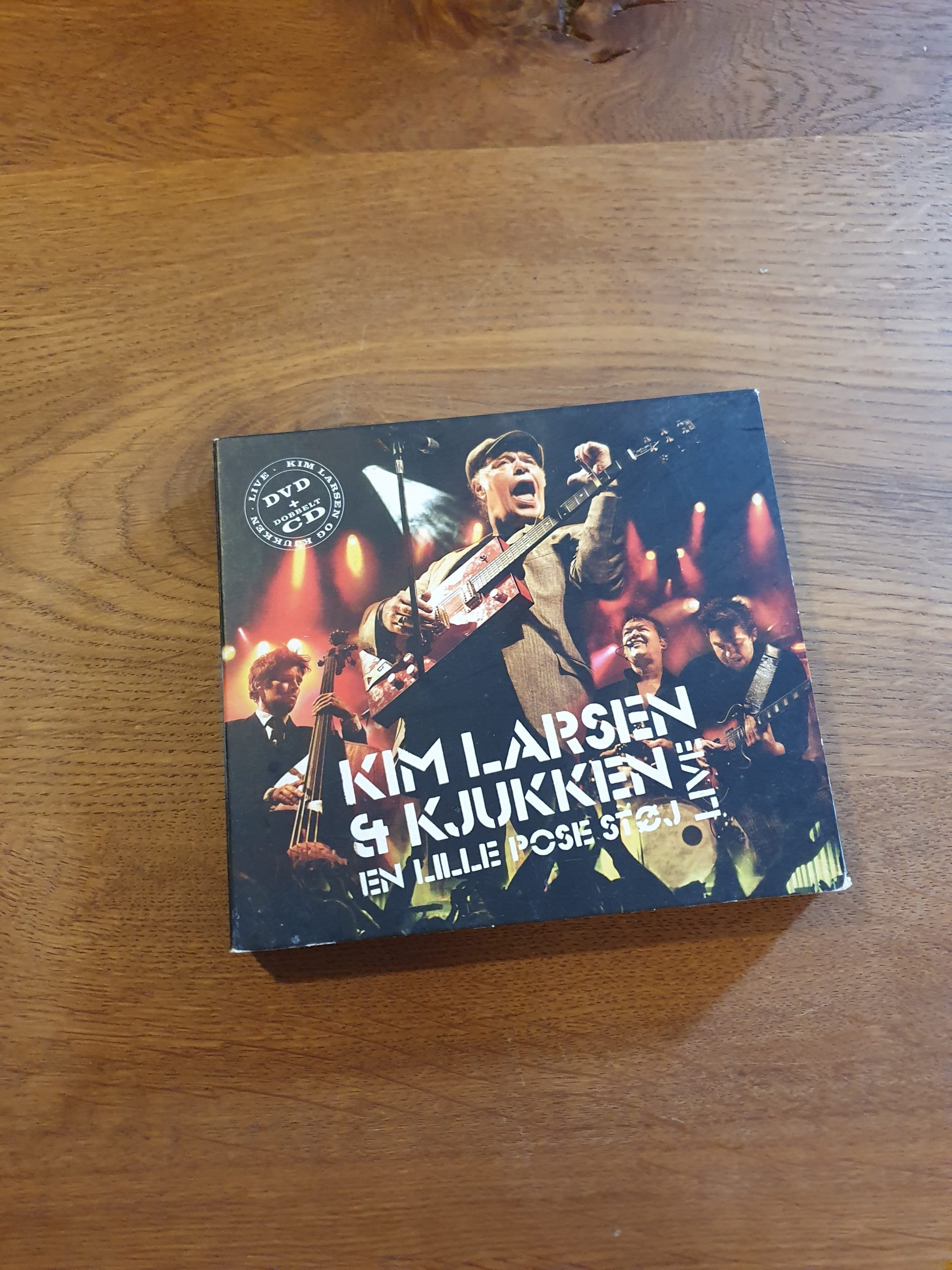 En lille pose støj: live - Kim Larsen & Kjukken