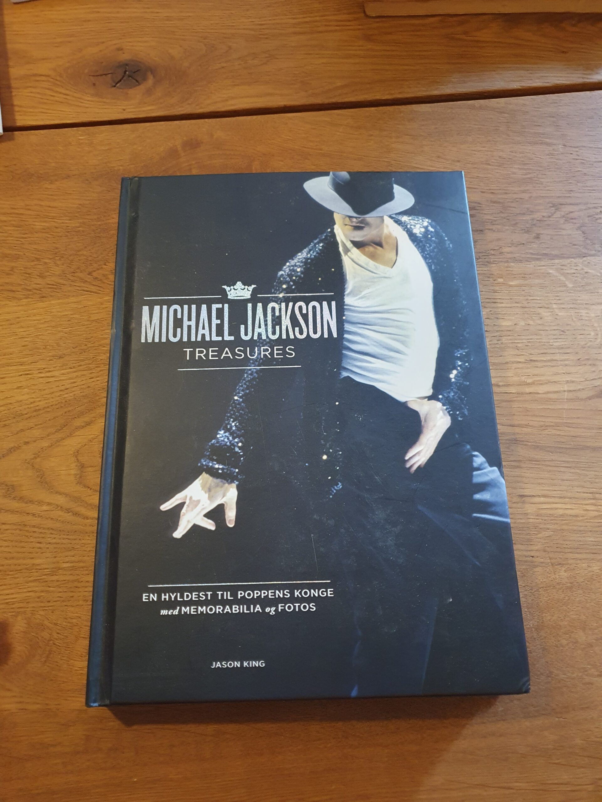 Michael Jackson: Treasures