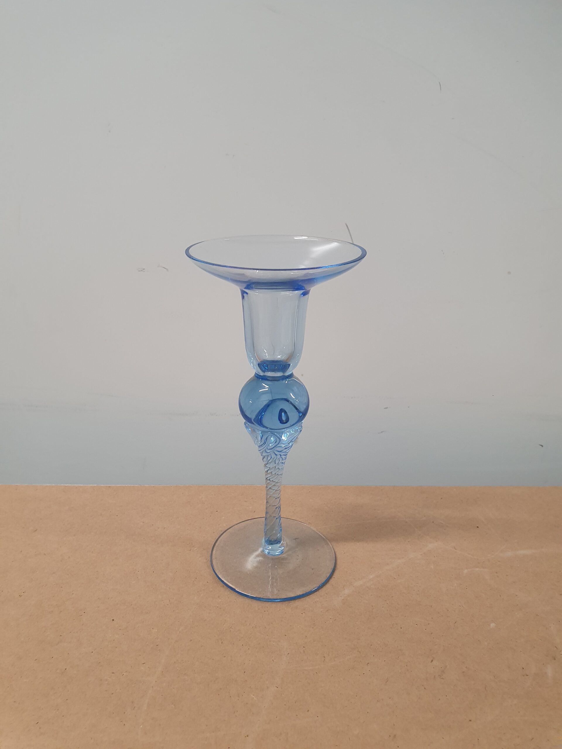 Blå lysestage i glas