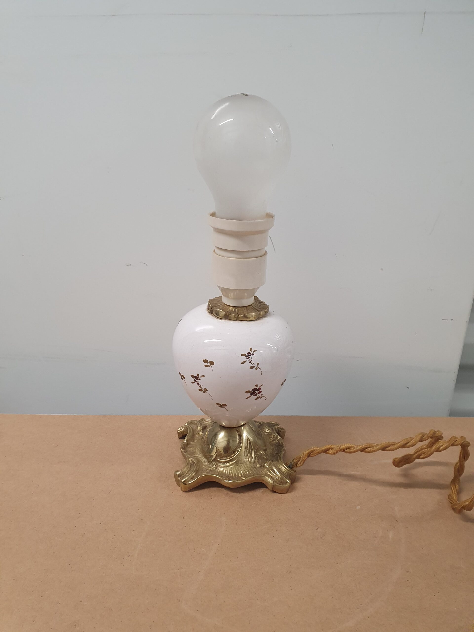 Lampe i porcelæn