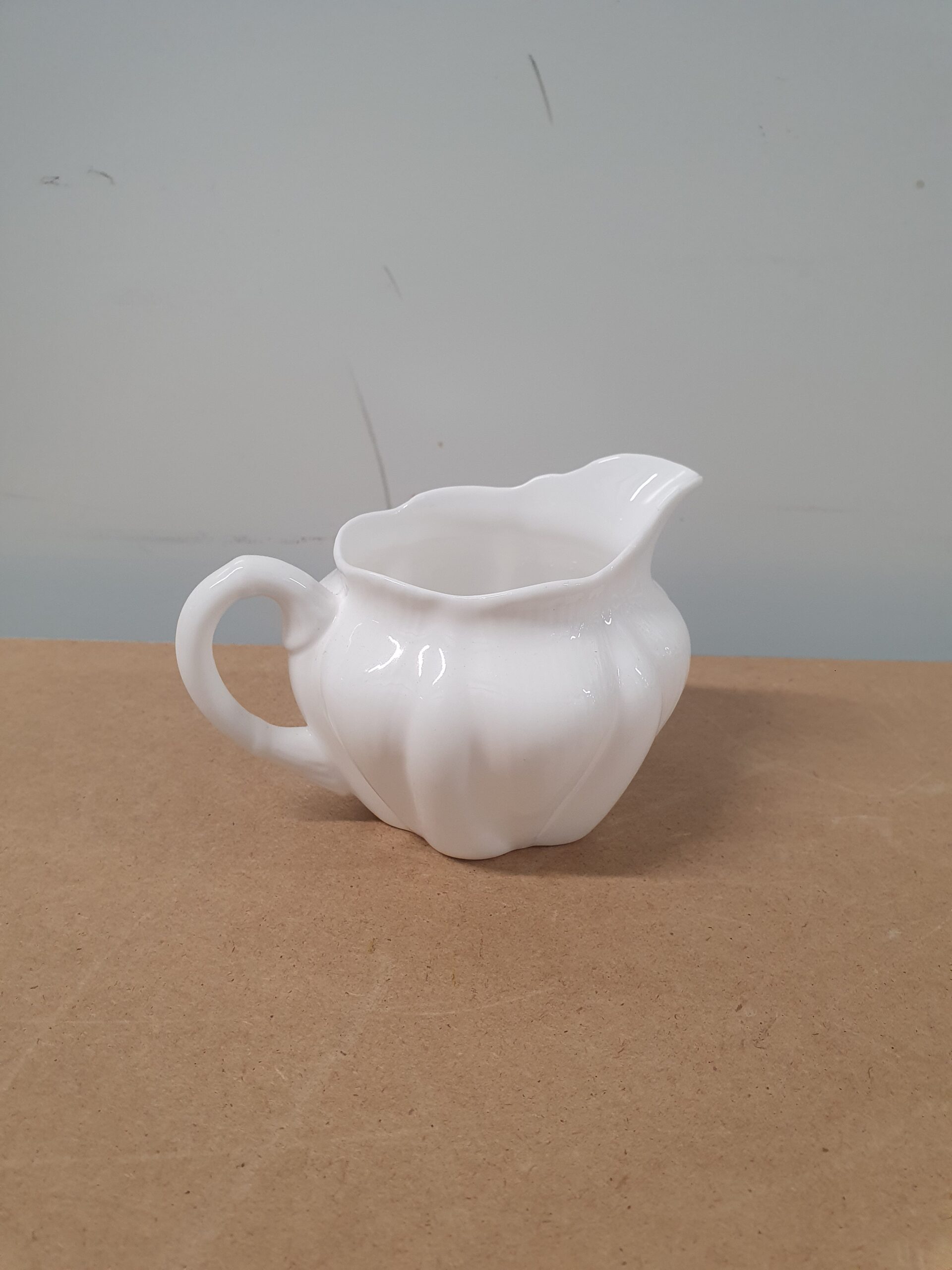 Vintage flødekande i porcelæn