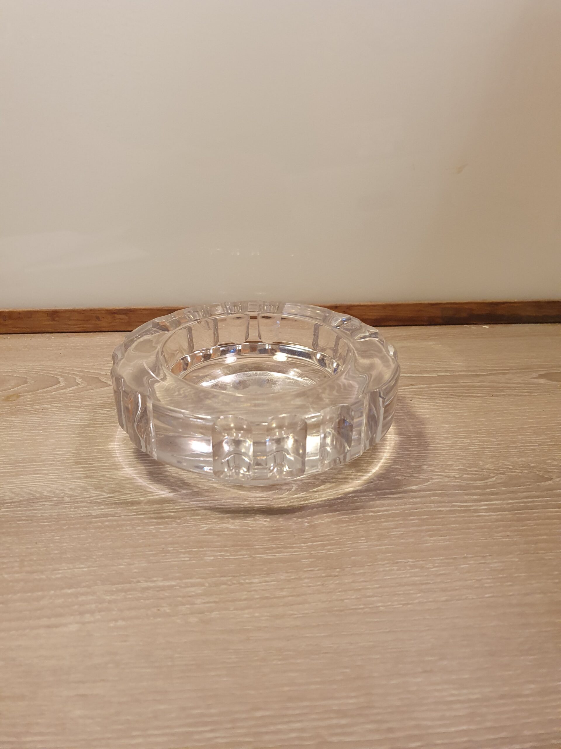 Skål i massivt glas