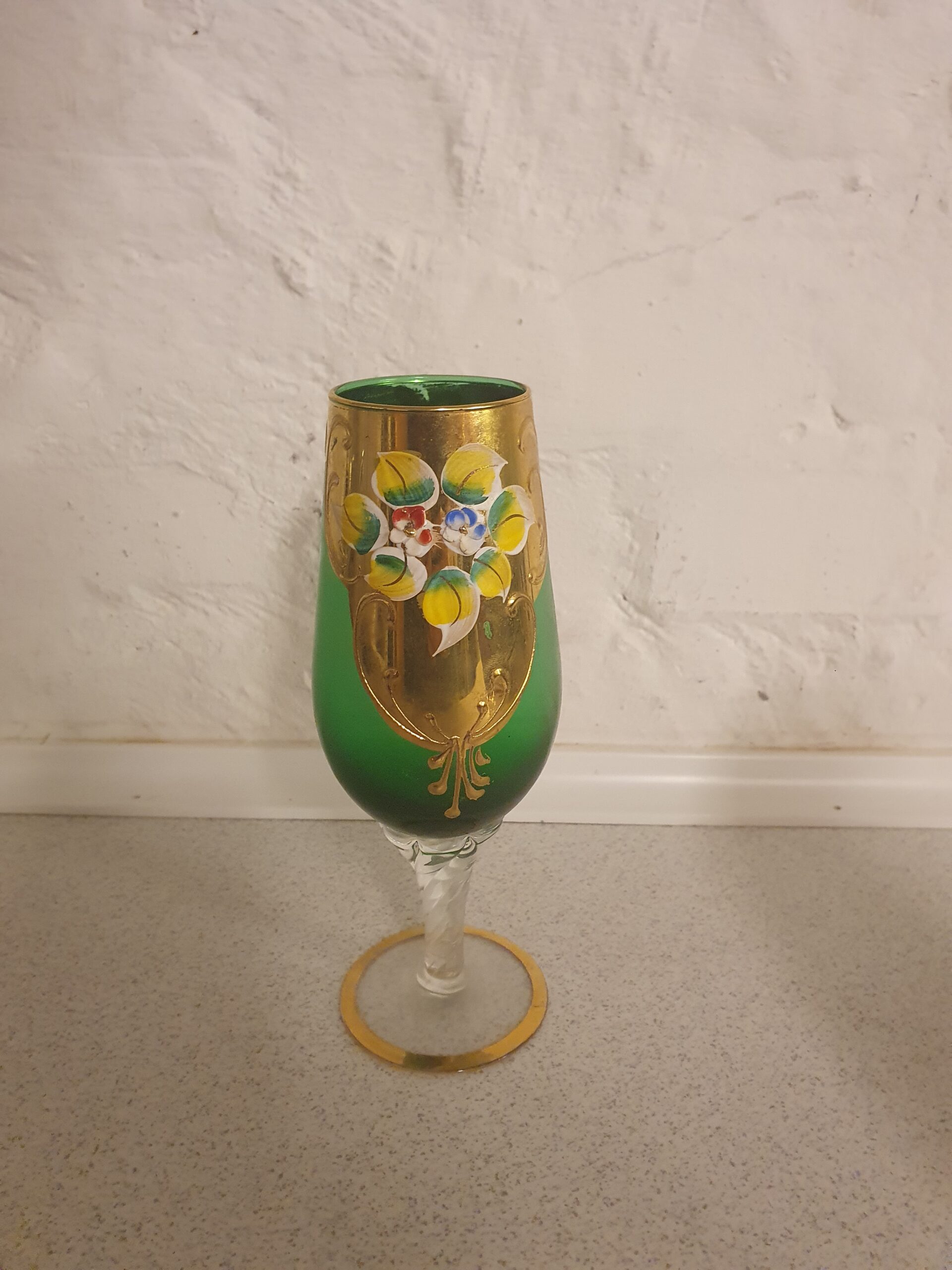 Bemalet grønt glas
