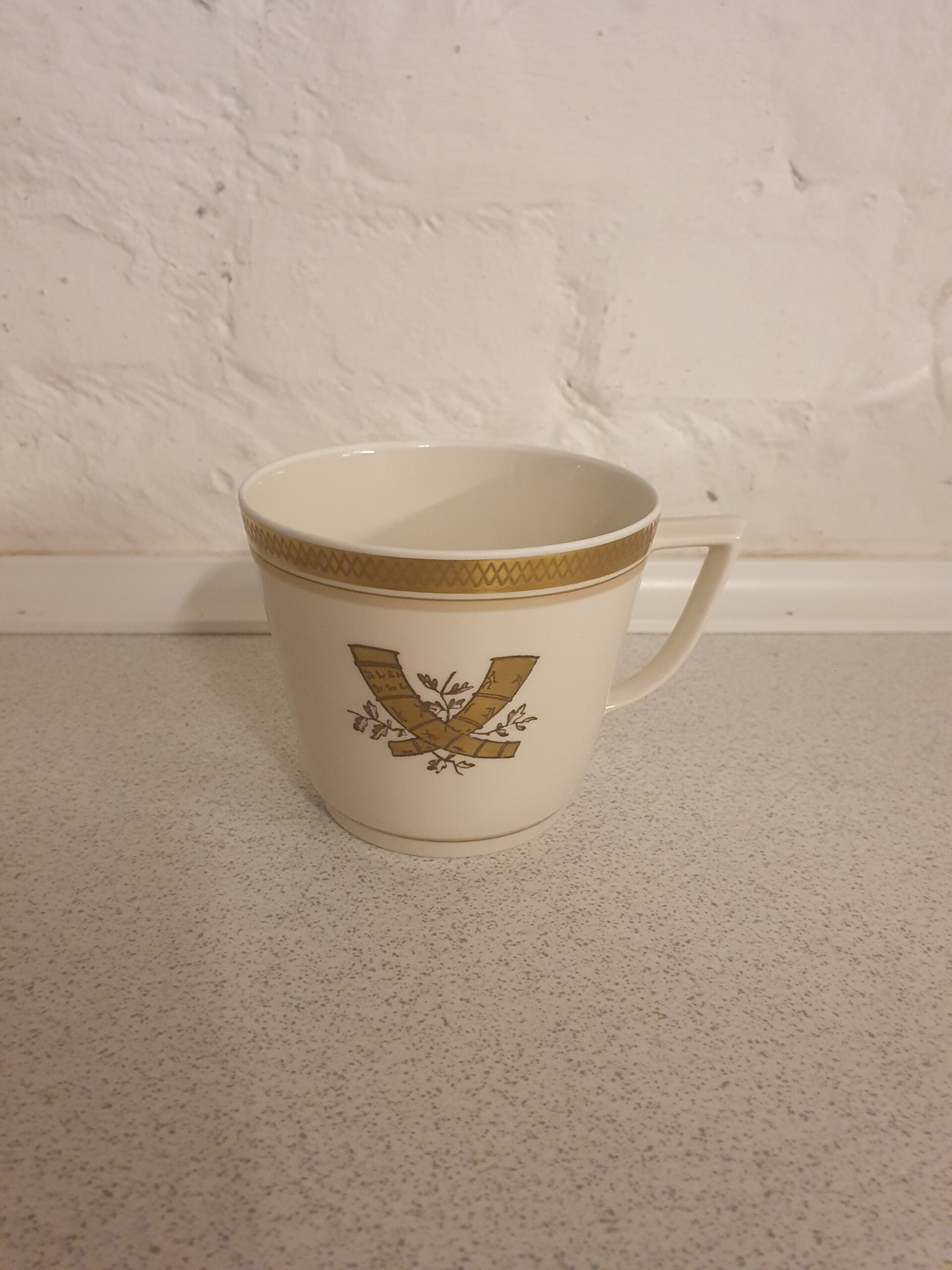 Royal Copenhagen kop med guldkant