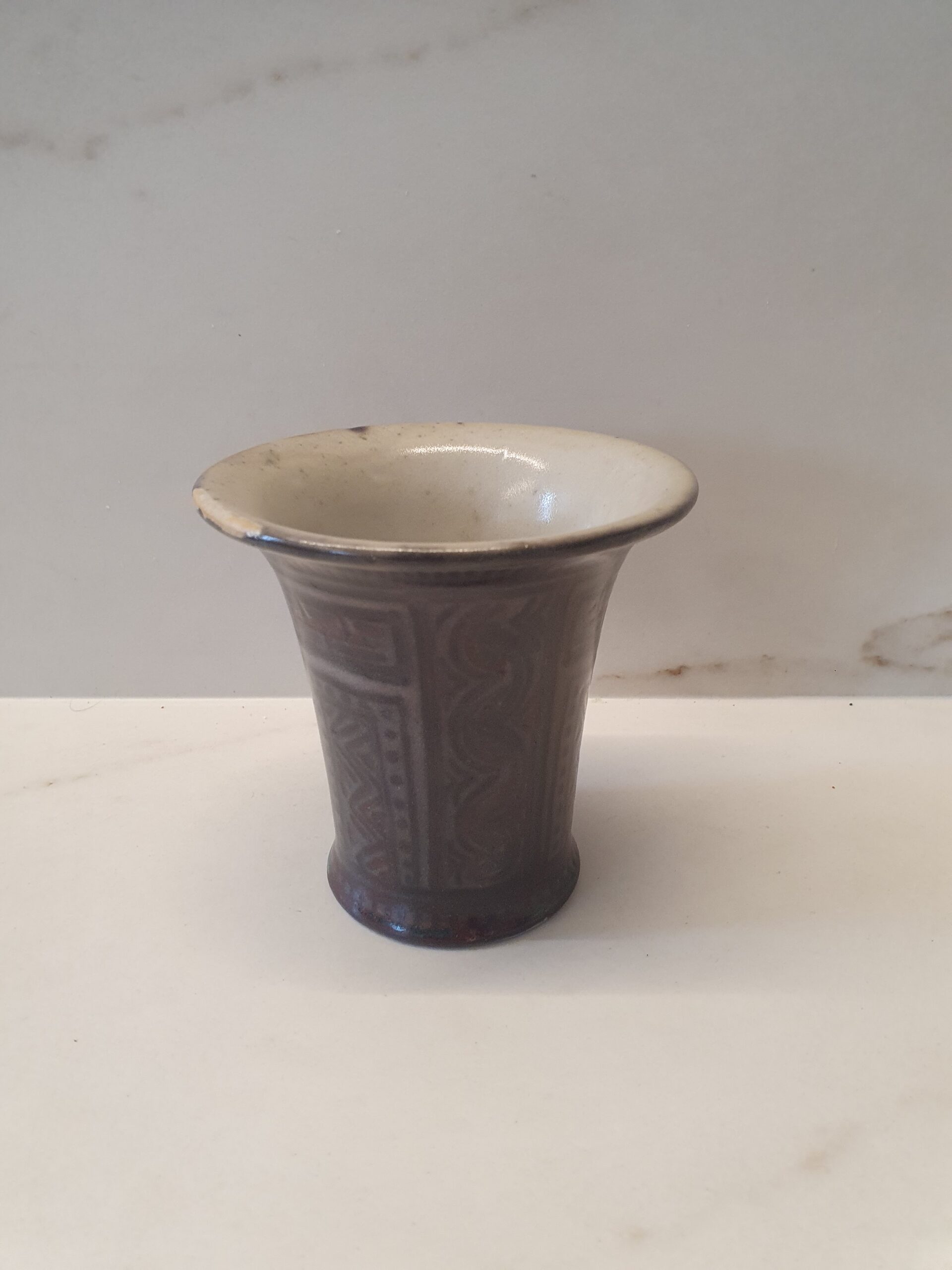 Hjorth vase i keramik