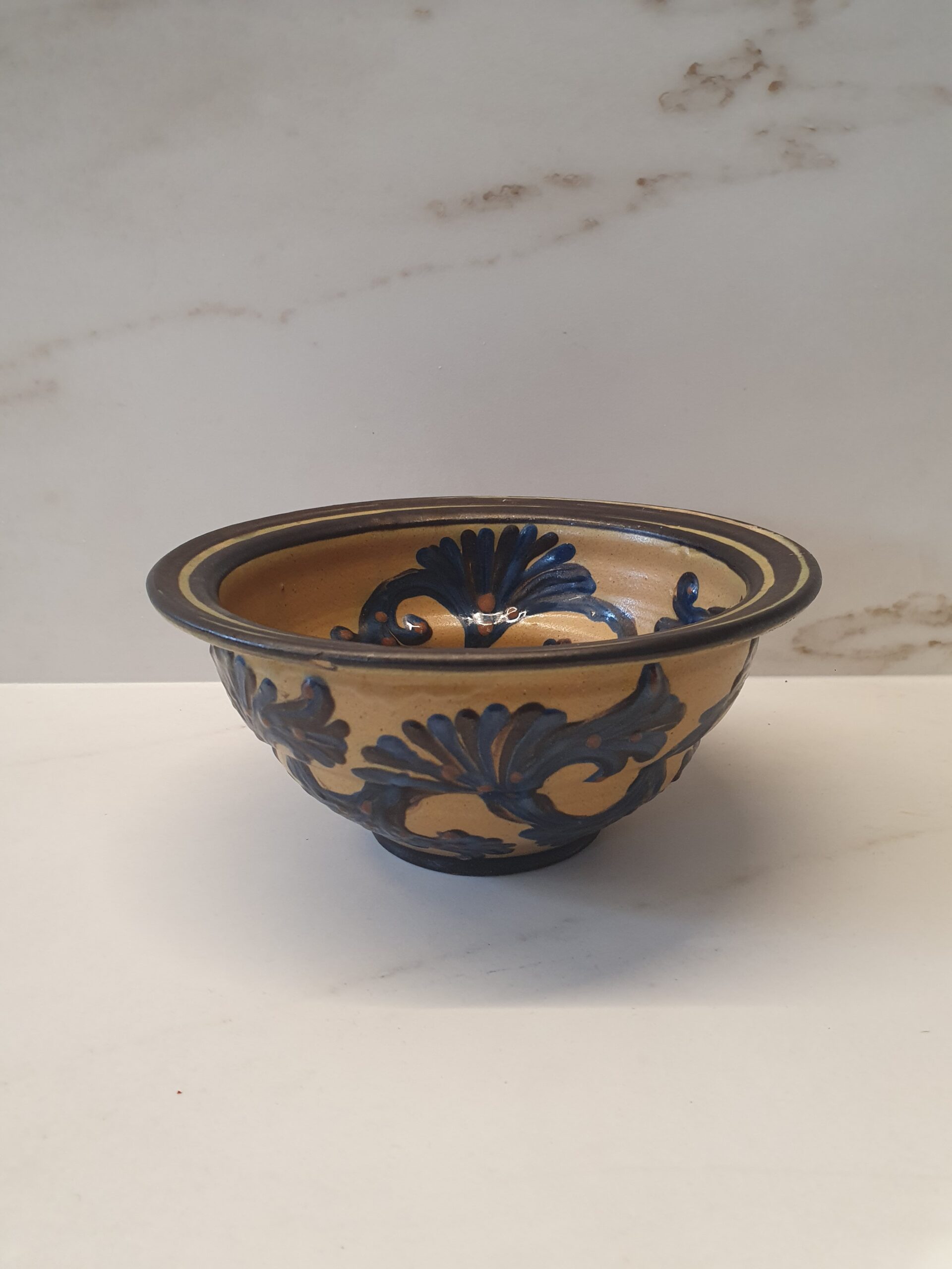 Kähler vase i kohornsdekoration